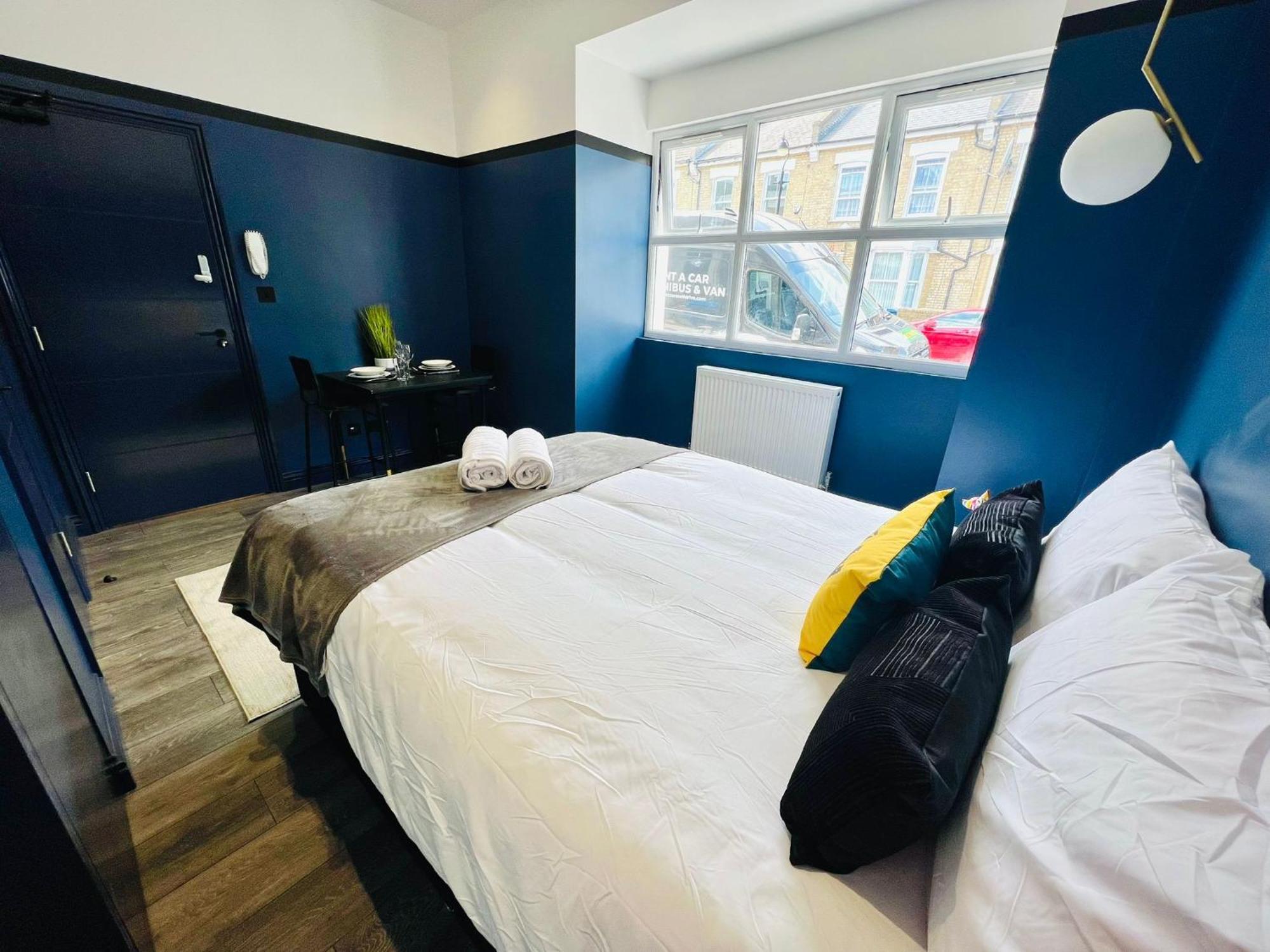 The Blue House Peckham - No 61 - Prime Location * London